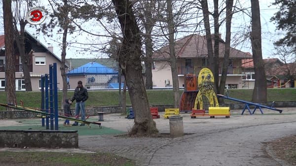 NA INICIJATIVU GRAčANA - Prikazujemo vam pravu sliku parkova u Čačku (VIDEO)