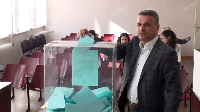 Gradonačelnik Milun Todorović glasao u zgradi Suda