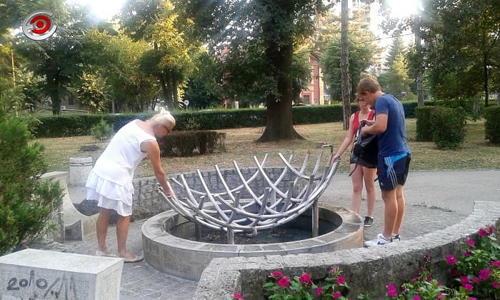 Čačak: Ponovo u funkciji javna česma u Gradskom parku (FOTO)