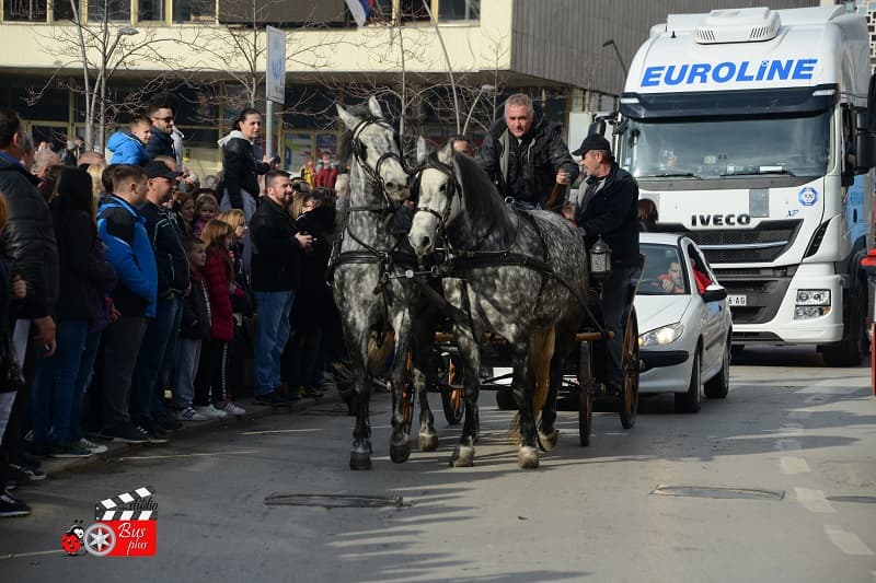 Božićna vožnja u Čačku (FOTO + VIDEO)