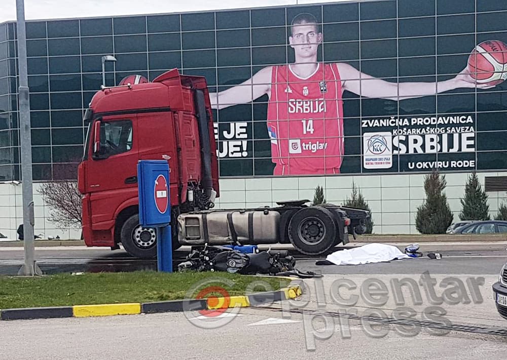 TEŠKA SAOBRAĆAJNA NESREĆA: Poginuo motociklista
