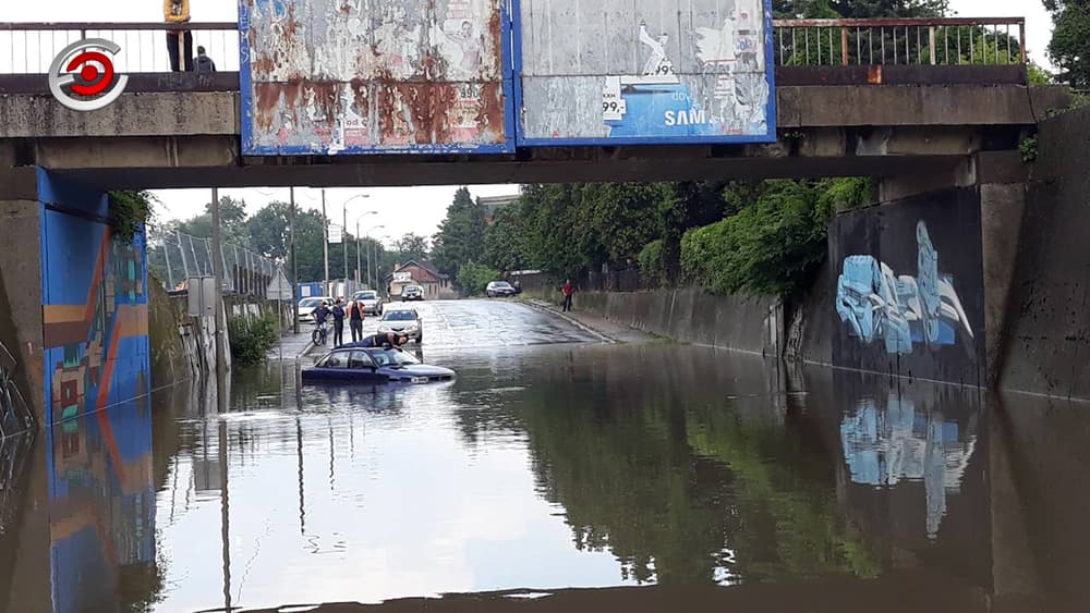 REPORTERI U EPICENTRU: Vodena klopka (FOTO)