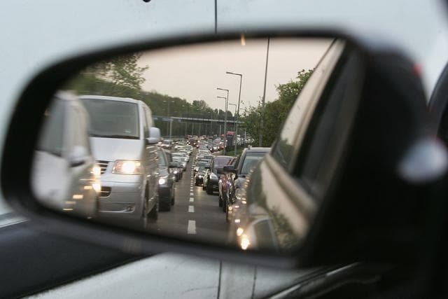 STRAVIČNA NESREĆA KOD GRDELIČKE KLISURE, VIŠE OD 10 POVREčENIH: Sudar autobusa i nekoliko automobila, saobraćaj blokiran!