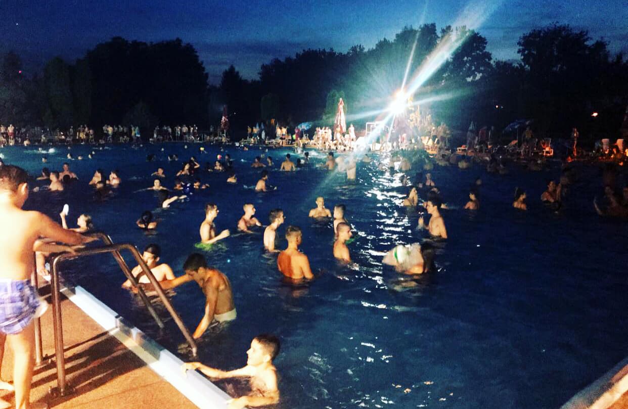 Noćno kupanje oborilo sve rekorde: Pod zvezdama ponovo u petak i subotu