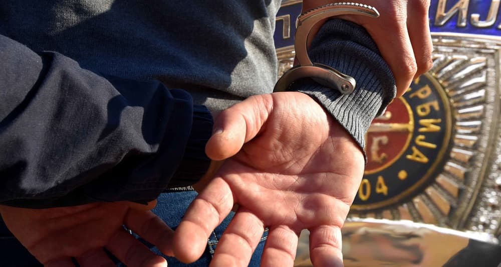 Čačanska policija uhapsila muškarca koji je opljačkao goste u hostelu
