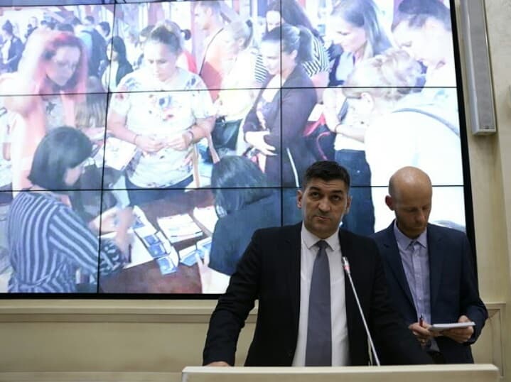 "Cena minus za 3+" osvaja Rusiju (VIDEO)
