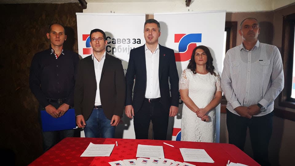 Guča: Potpisan koalicioni sporazum i počela kampanja Saveza za Srbiju u Lučanima