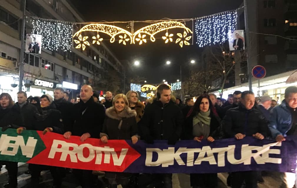 USTAO KRUŠEVAC: Protest kompletne opozicije protiv nasilja i krvavih košulja (FOTO + VIDEO)
