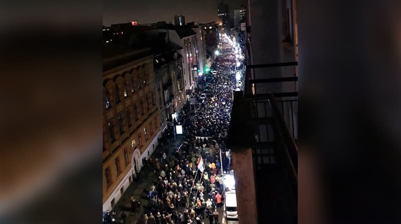 Koliko je stvarno ljudi bilo na protestu "STOP krvavim košuljama"?!