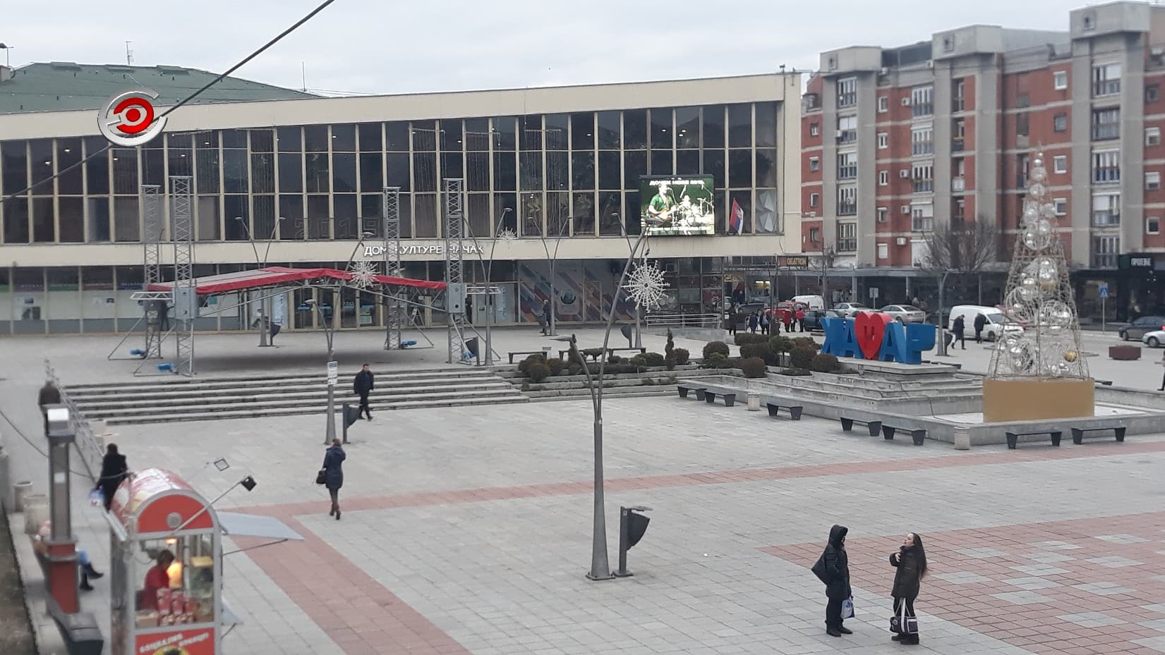 Čačak: Počelo postavljanje bine za koncert u novogodišnjoj noći