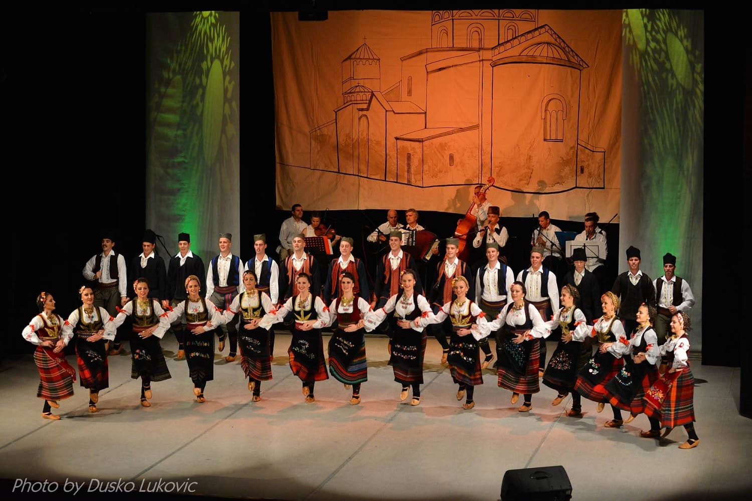 FOLKLORNI SPEKTAKL U DOMU KULTURE! Koncert KUD "Dule Milosavljević Žele"