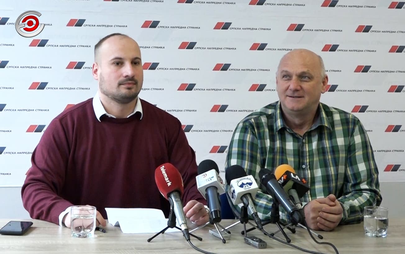 SNS: Na protestima u Čačku između 600 i 900 Čačana, samo dva medija objavila pravu informaciju (VIDEO)