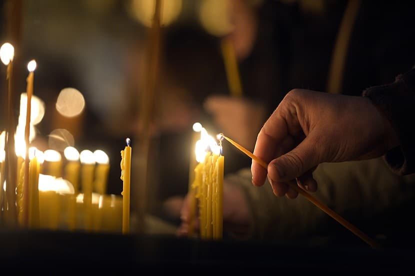 SETITE SE UMRLIH: Danas su Zadušnice, evo šta morate da uradite