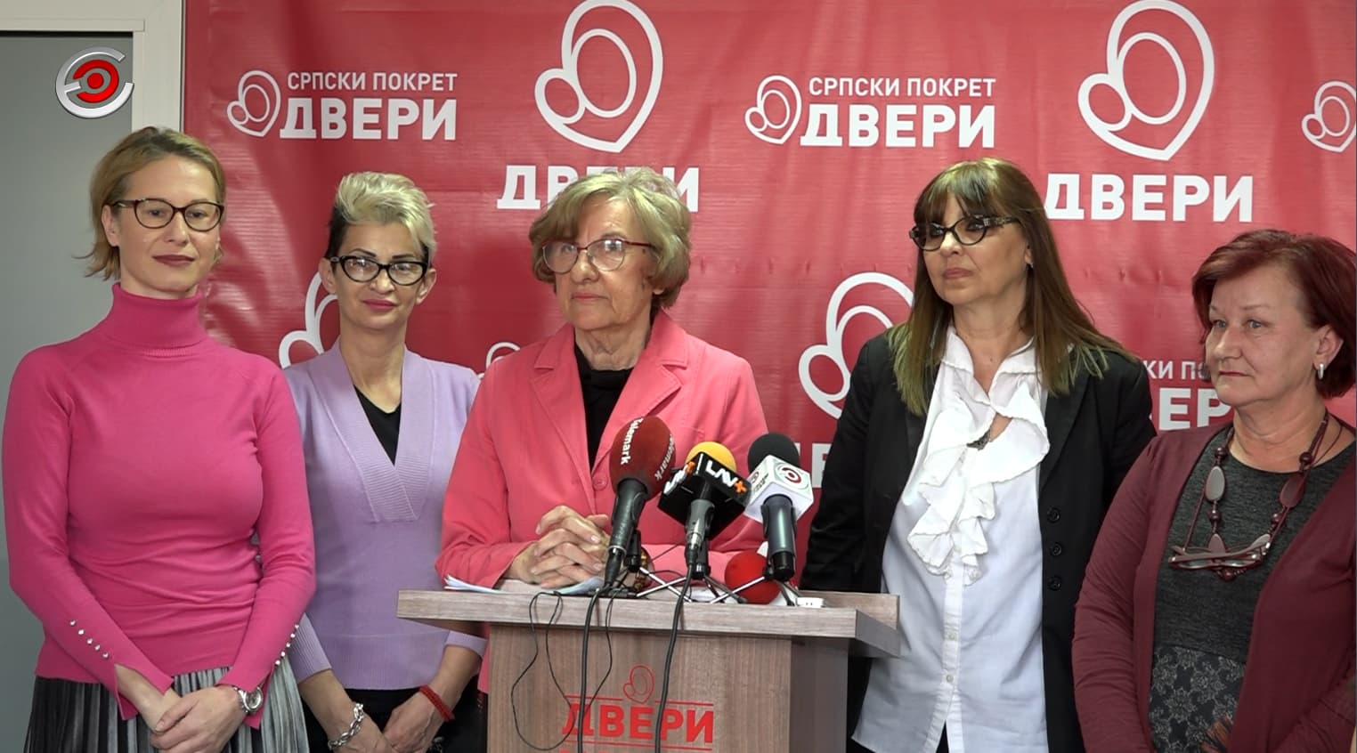 Dveri: SNS zloupotrebila žene