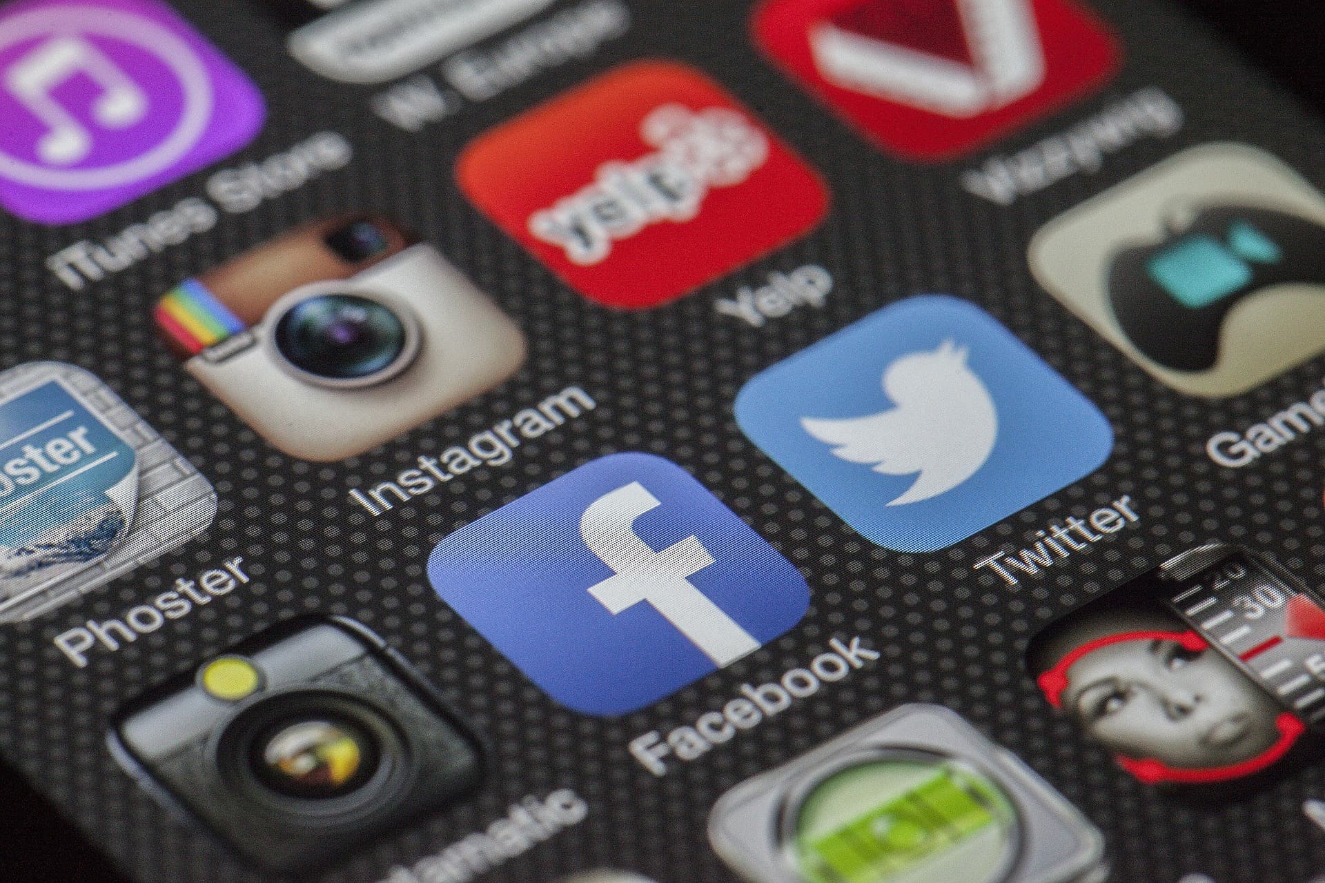 Facebook, WhatsApp i Instagram pali širom sveta