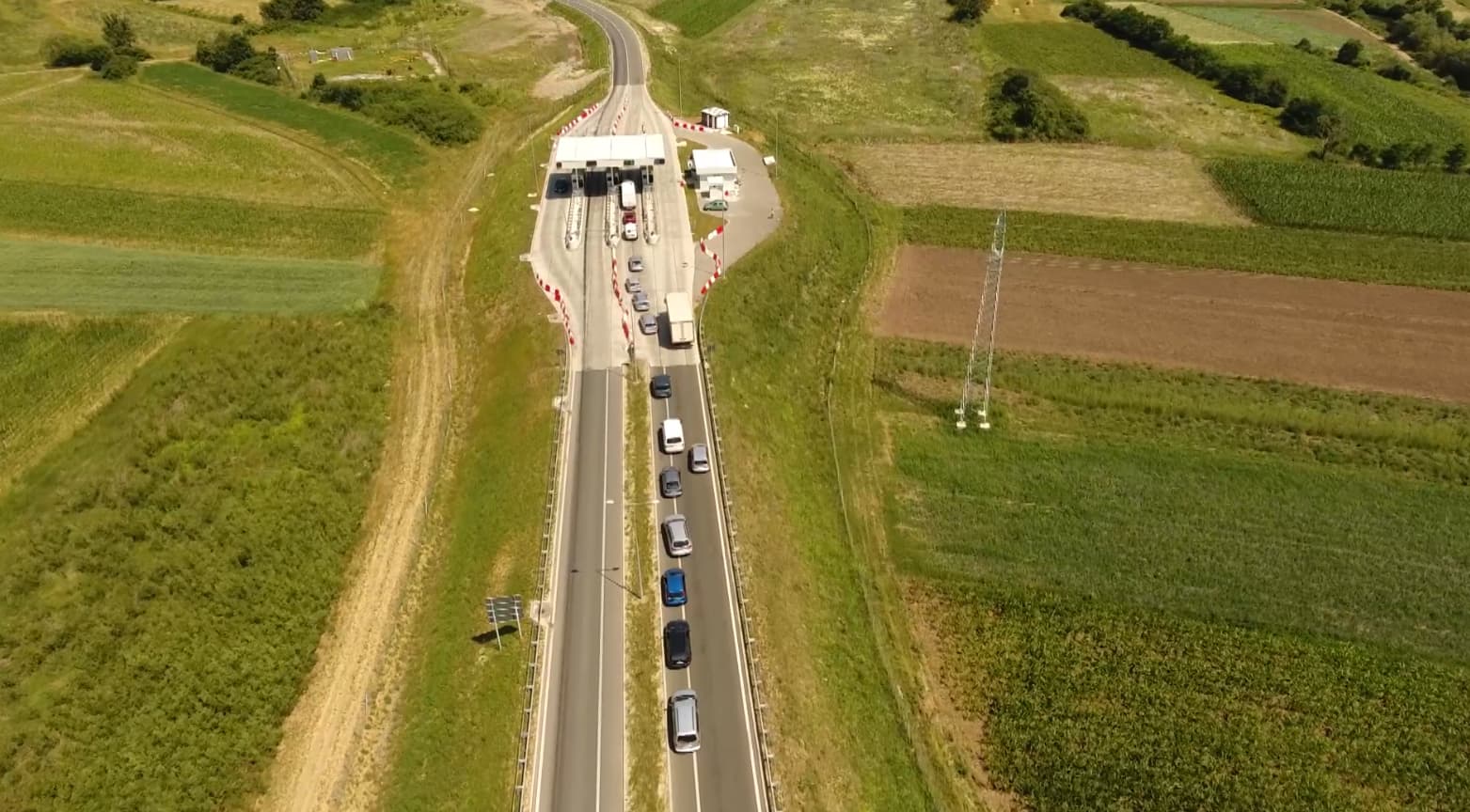Autobusi ne mogu, a kamioni ne žele na novi auto - put