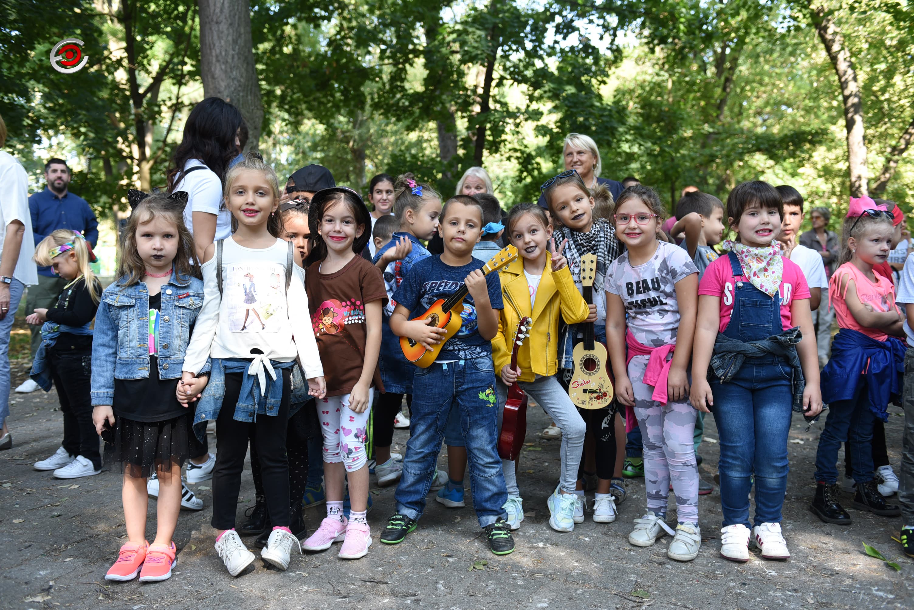 Održan tradicionalni rokenrol maskenbal za decu (FOTO)