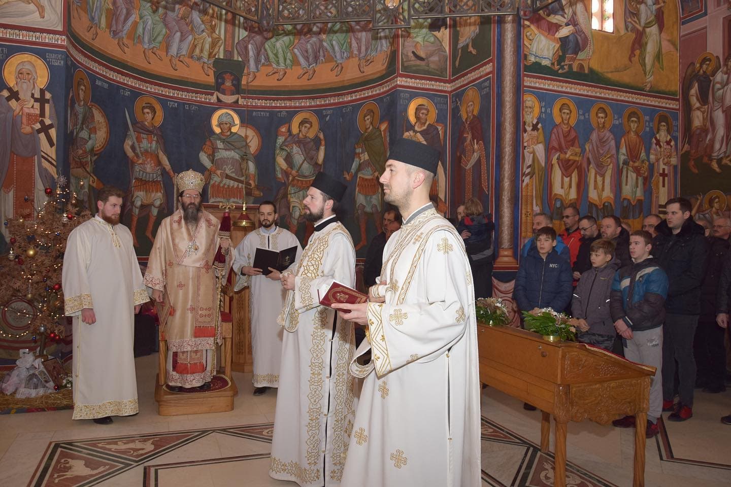 Vladika Justin služio liturgiju u crkvi na Ljubiću