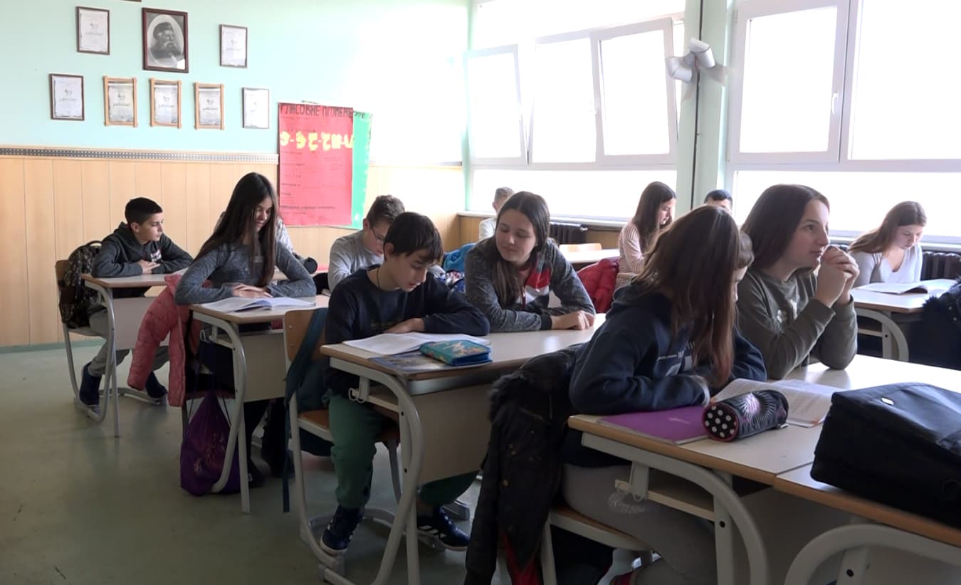 JOŠ SUTRA U ŠKOLU, PA RASPUST čaci na zimskom odmoru do 18. februara, a zbog gripa možda i duže