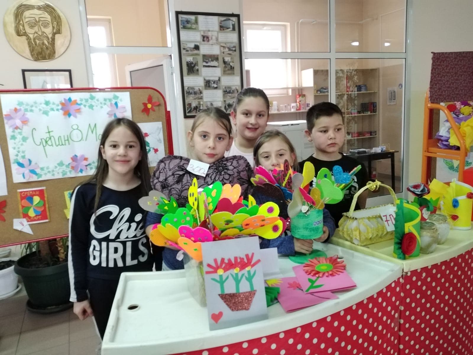 Osmomartovska humanitarna prodajna izložba u OŠ "Preljina"