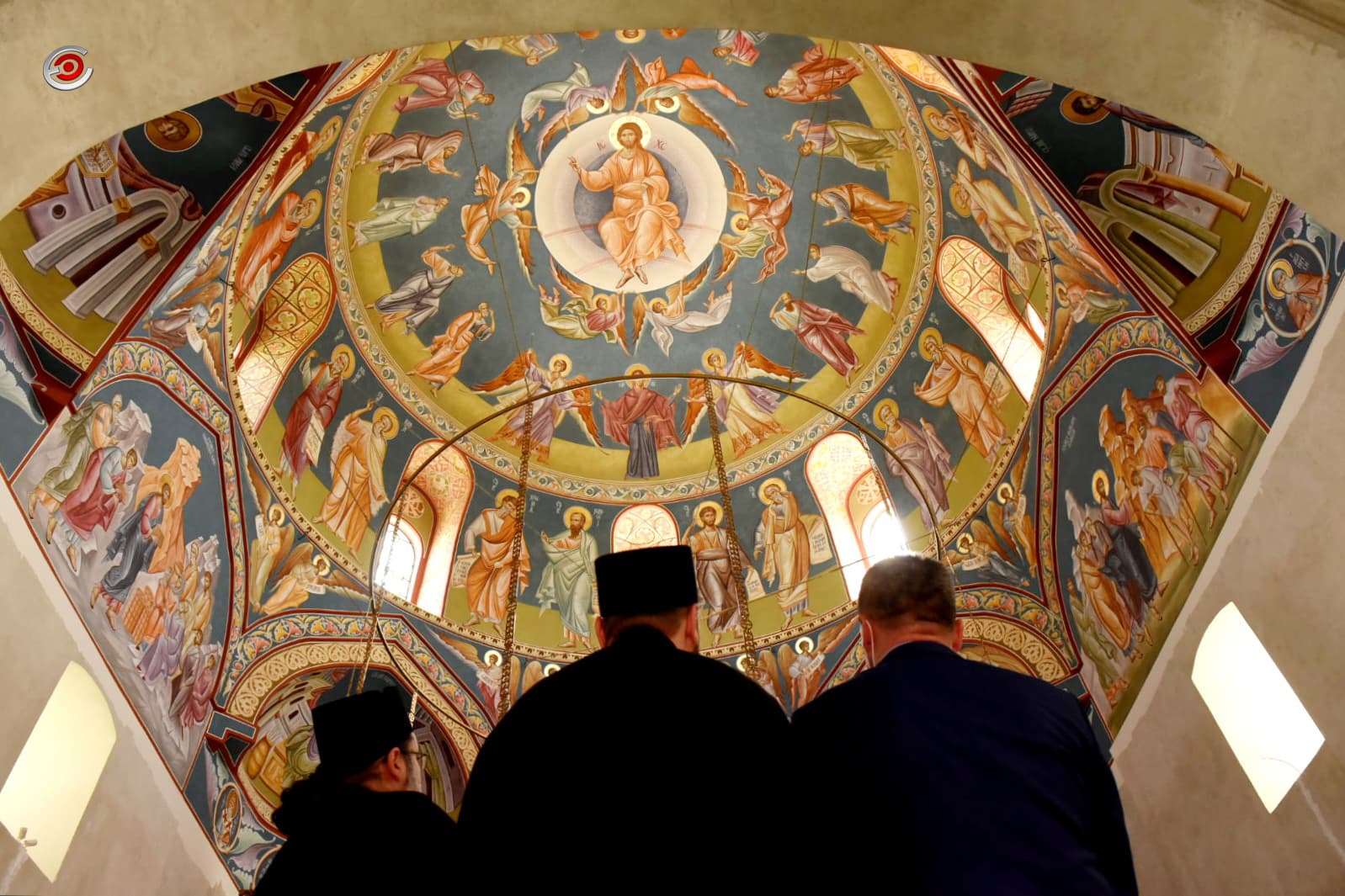 Gradonačelnik Čačka i sveštenstvo obišli završene radove na oslikavanju kupole u čačanskoj crkvi (FOTO)