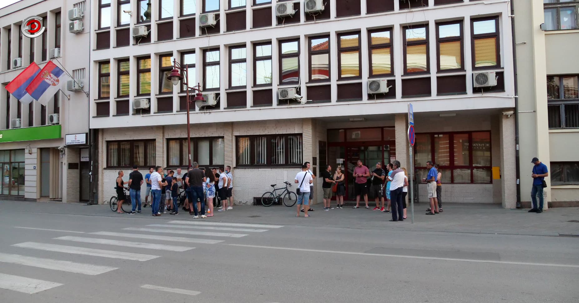 Protest čačanskih ugostitelja: Zašto kafane u Čačku mogu da rade samo do 20:00, a u Beogradu do 23:00?