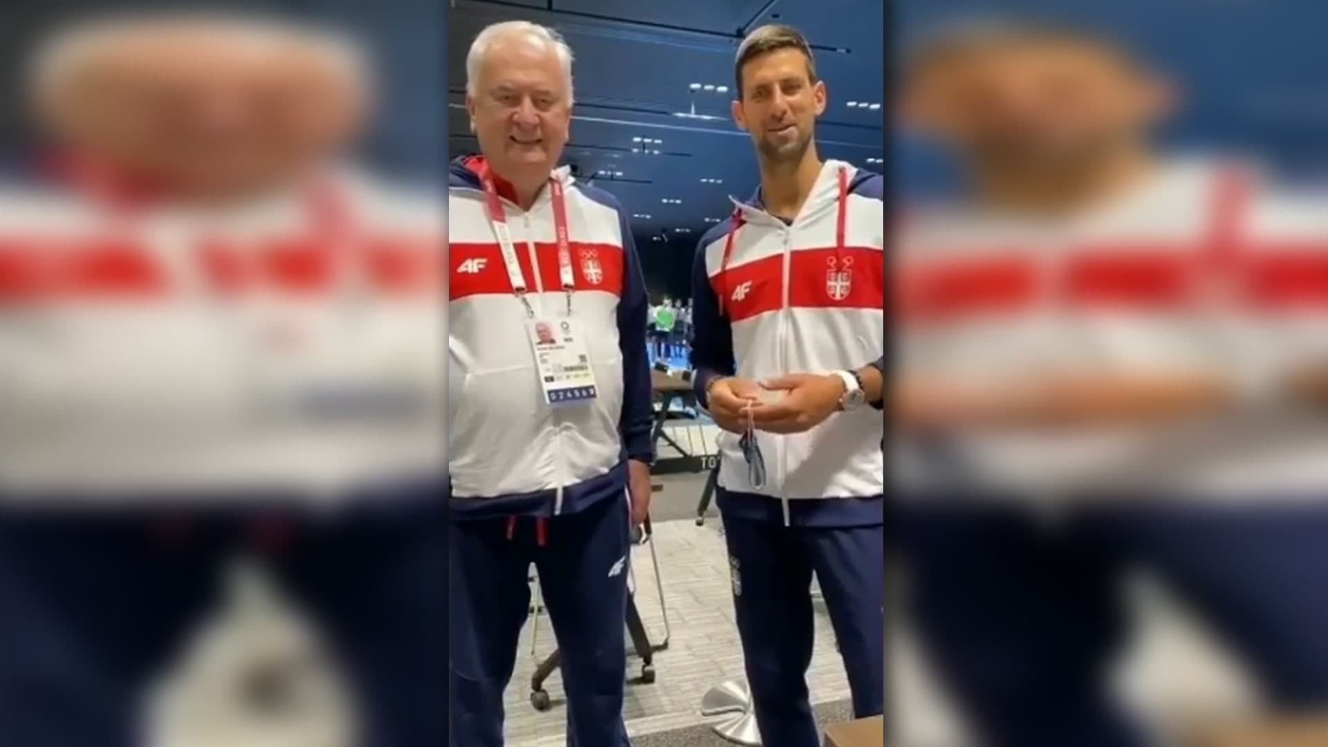 Novak čoković iz Tokija poslao poruku košarkaškoj legendi Radmilu Mišoviću (VIDEO)