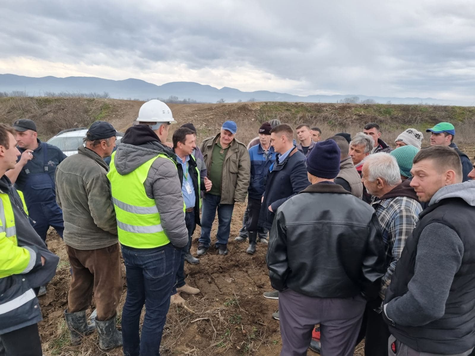 Meštani Baluge zaustavili radove na Moravskom koridoru (VIDEO)