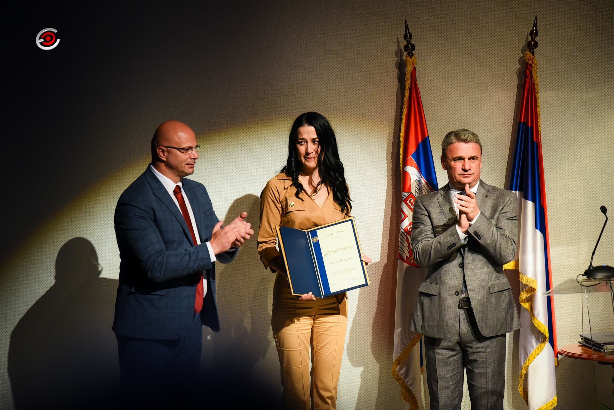Čačak obezbeđuje kuću za hraniteljku koja odgaja "devojčicu leptira"