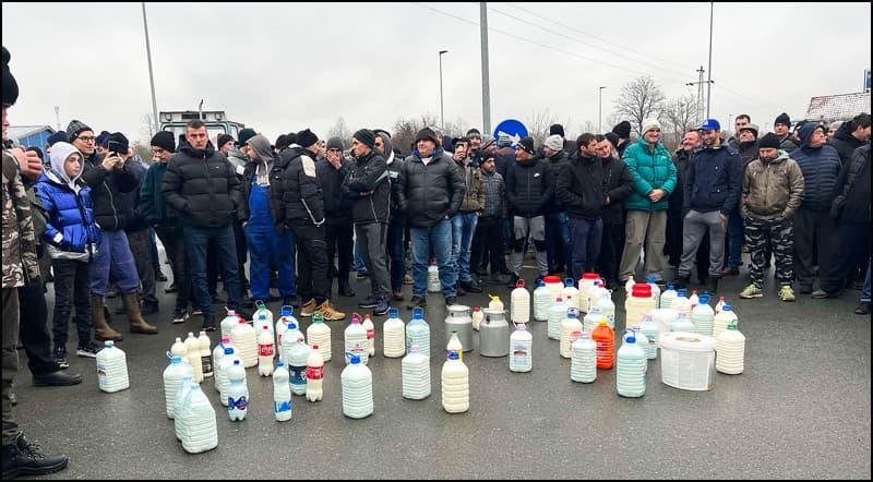 Farmeri održali protest u Mrčajevcima, najavili odlazak u Beograd