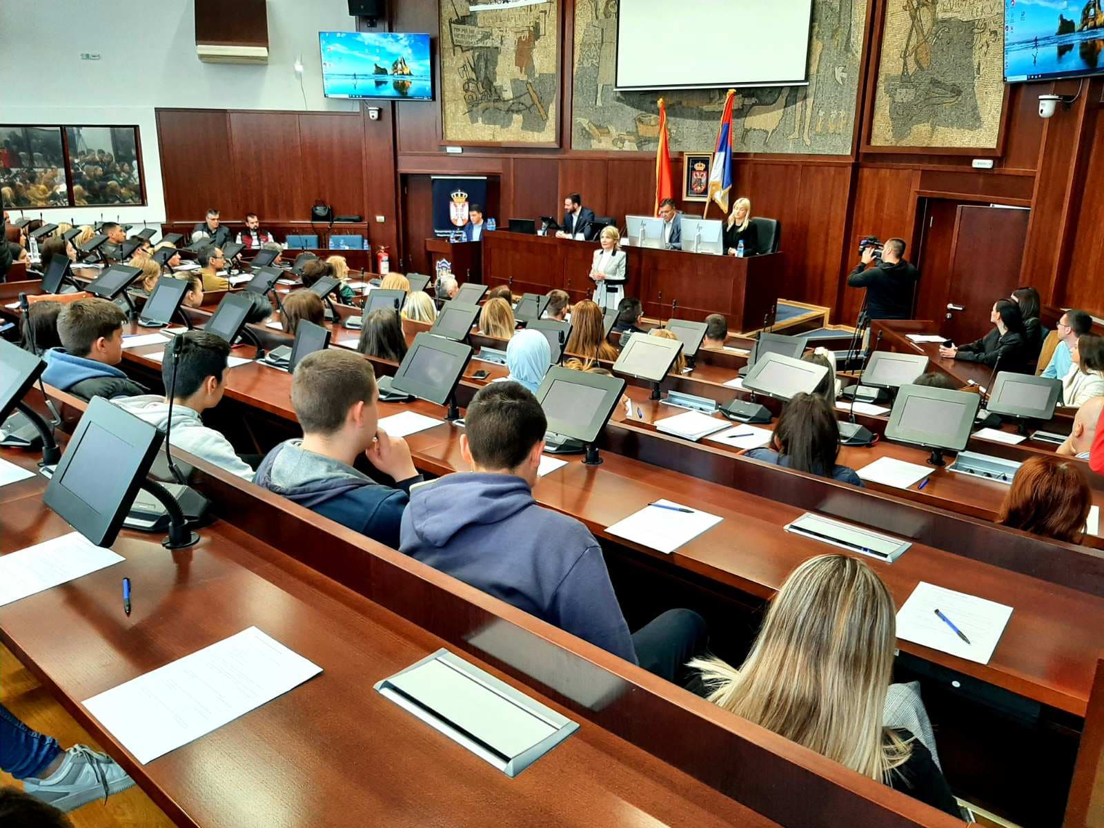 Kancelarija za dualno obrazovanje i NOKS u Čačku organizovali socijalni dijalog "Mladi mlađima"