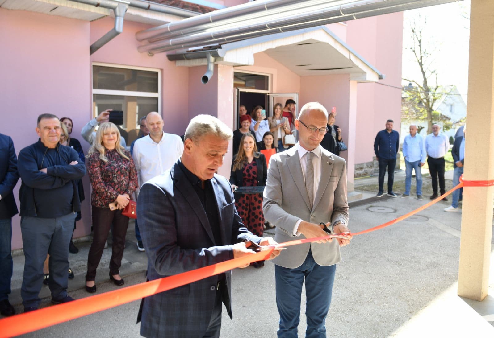 Svečano otvorena nova fiskulturna sala i trpezarija sa kuhinjom u Osnovnoj školi u Bresnici