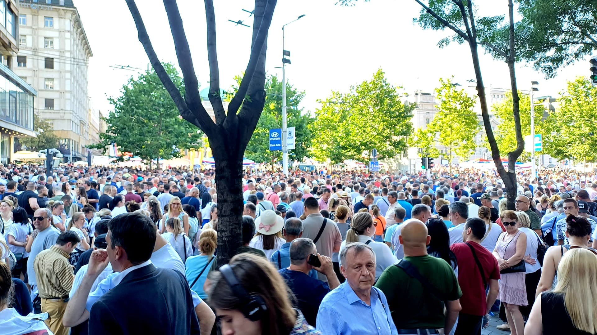 Broj ljudi na Svesrpskom saboru