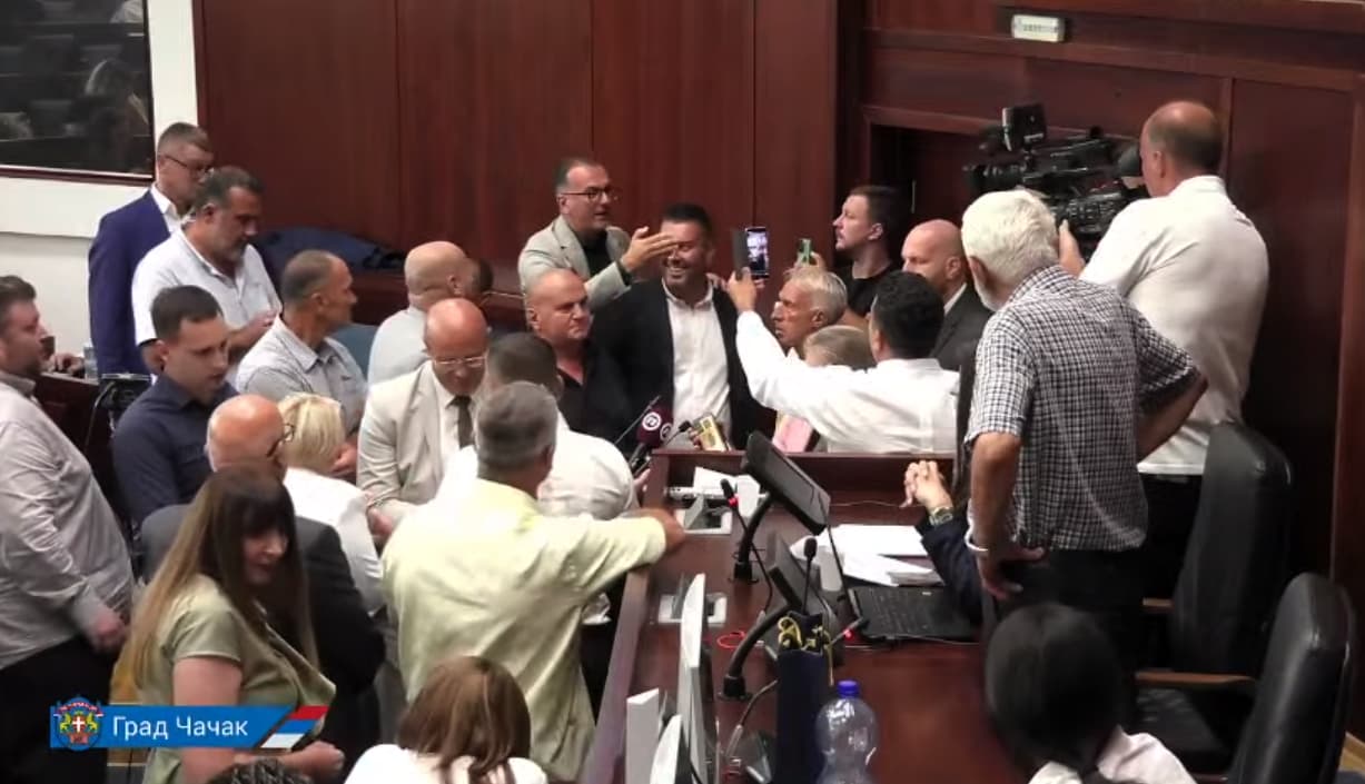 Haos na konstitutivnoj sednici Skupštine grada: Veću sramotu Čačak već dugo nije video