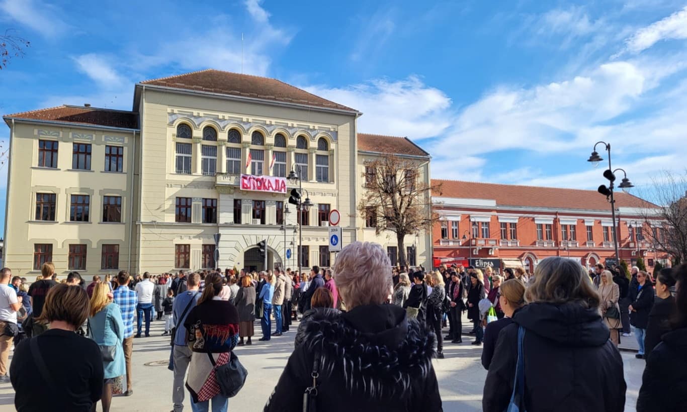 Čačani podneli krivične prijave protiv Gradskog odbora SNS-a (FOTO)