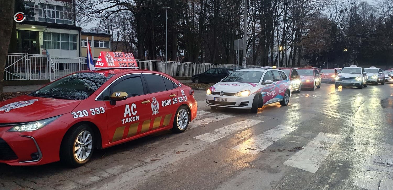 Čačanski taksisti vraćaju studente i maturante iz Niša (VIDEO)