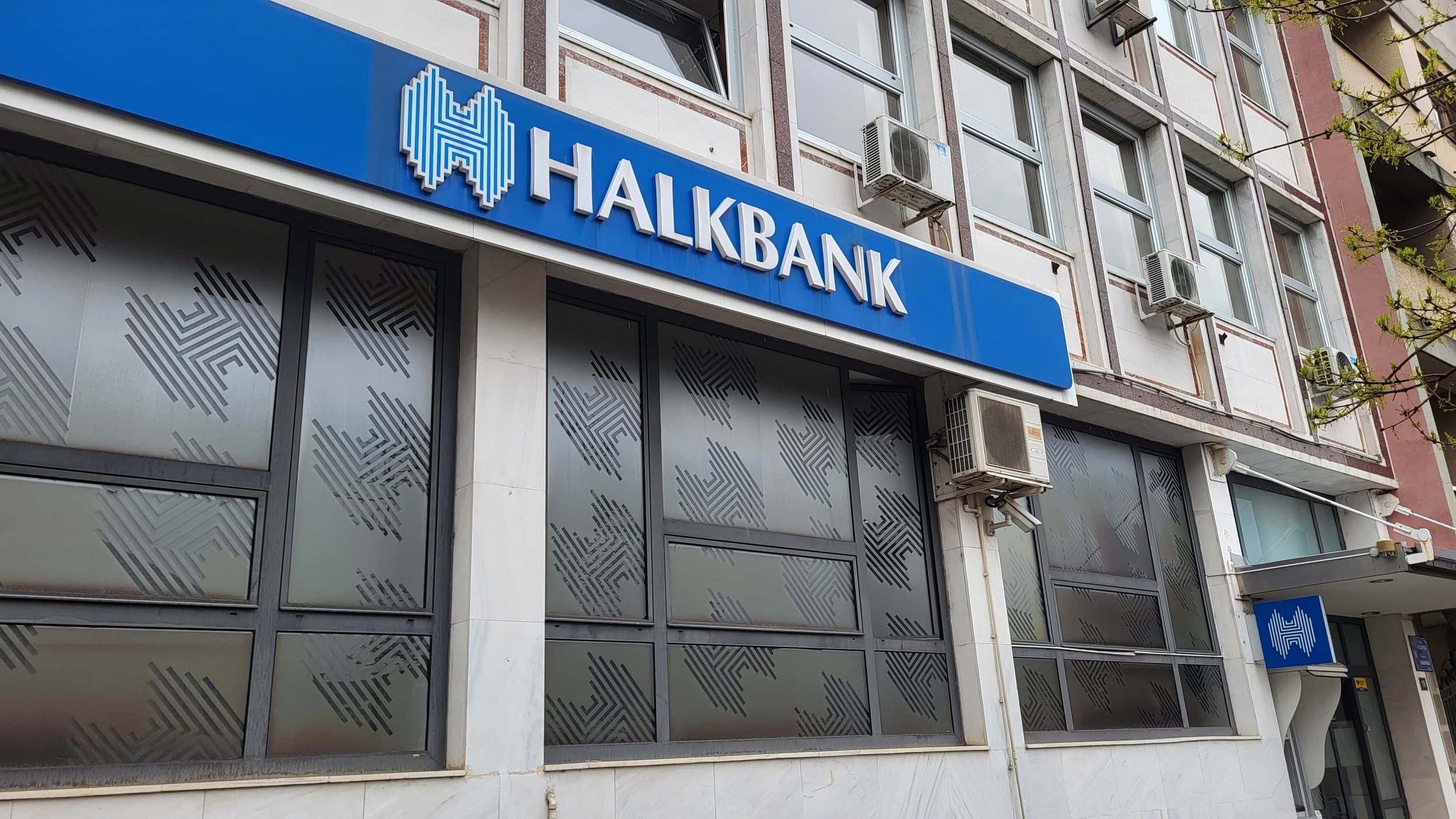 Dojava o podmetnutoj bombi i u Halk banci