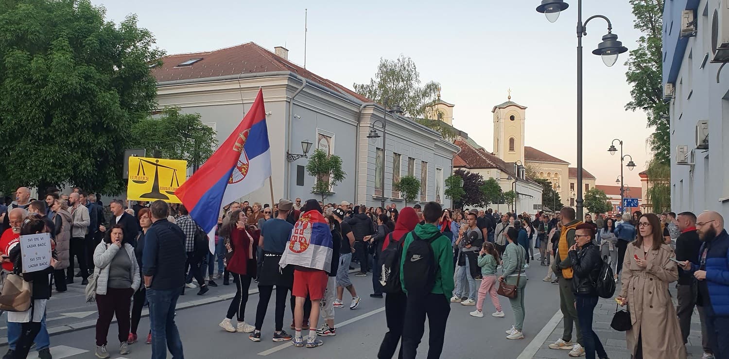 Protest protiv policijskog nasilja u Novom Sadu ispred zgrade PU Čačak (FOTO+VIDEO)