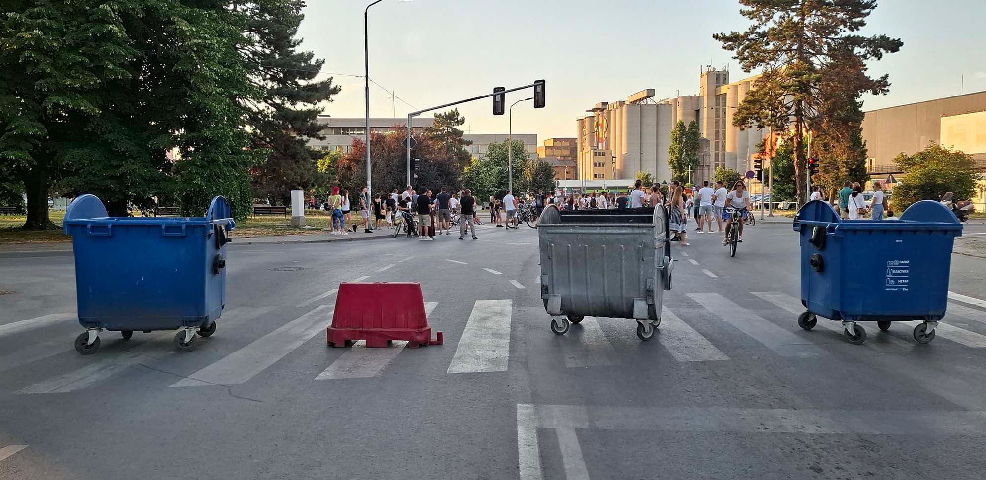 Građanska neposlušnost u Čačku, blokada pet najvažnijih raskrsnica (VIDEO)
