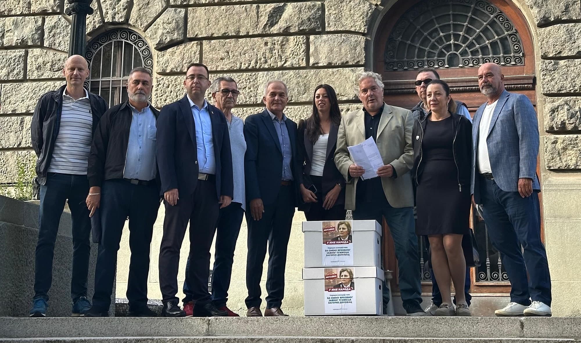 Gajić: Narodna stranka predala skupštini 32000 potpisa za smenu Zagorke Dolovac