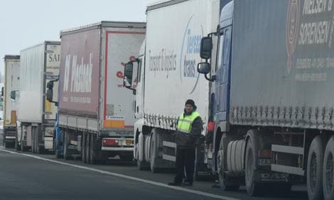 HAOS NA HRVATSKIM GRANICAMA Ako ovako bude kad krenu gužve biće POTPUNI SLOM SISTEMA