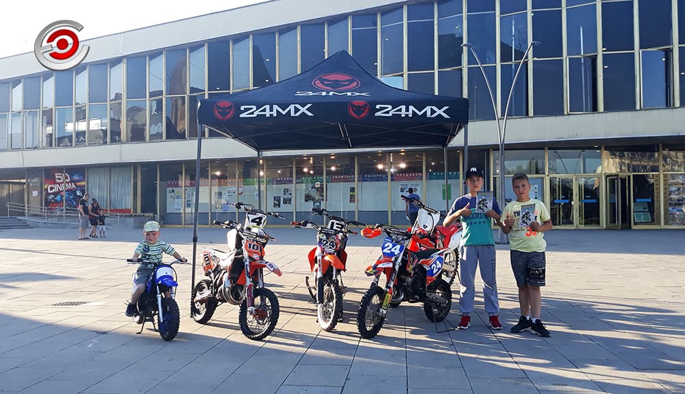FOTO DANA: Promocija 40. jubilarne trke na Jeljenu na Gradskom trgu u Čačku