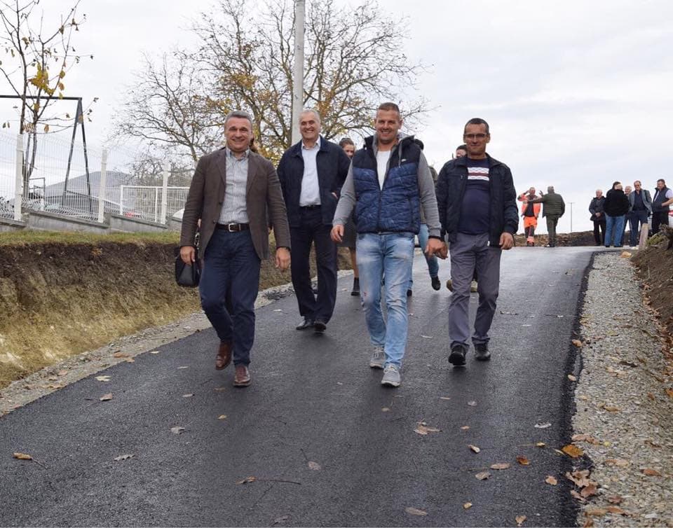 Asfaltirana dva putna pravca u Prislonici