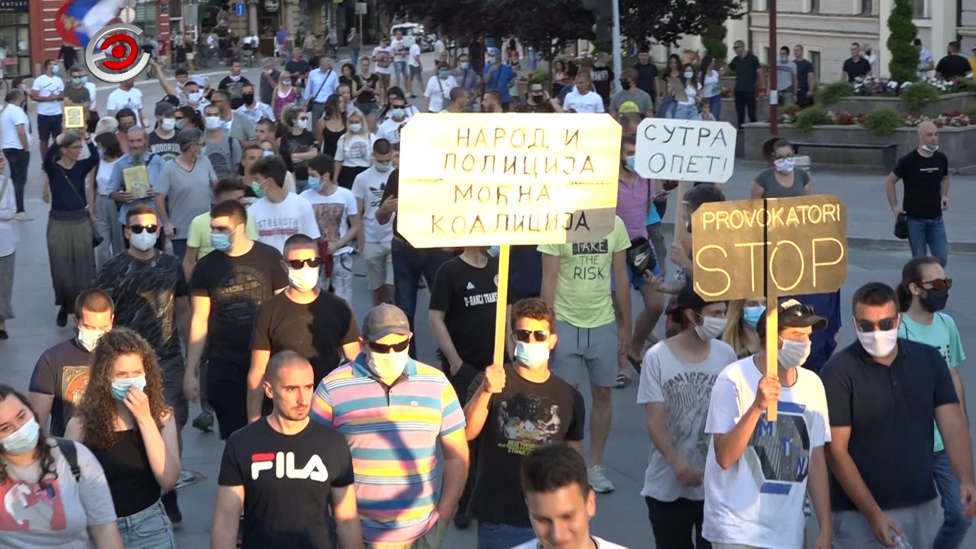 Protest u Čačku, drugi dan: "Žele od nas da naprave huligane, a mi nismo takvi!!! (VIDEO)