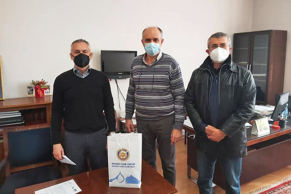 Rotary Club Čačak uručio 10 pulsnih oksimetara za kovid odeljenje