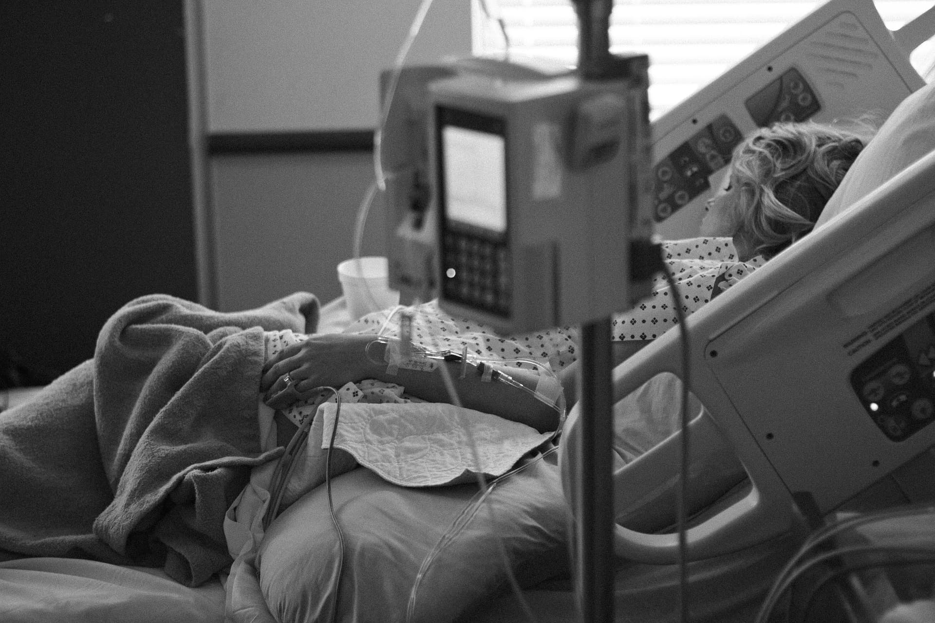 Tri smrtna slučaja na kovid odeljenjima, 9 hospitalizovano u poslednja 24 sata