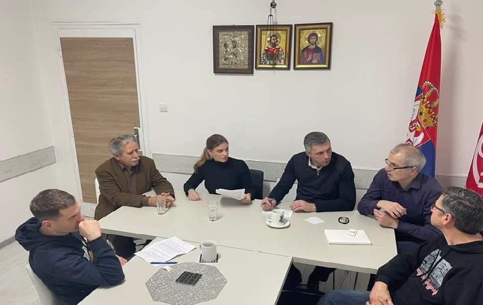 Parlamentarna desnica najavljuje kampanju, kreću iz Kragujevca