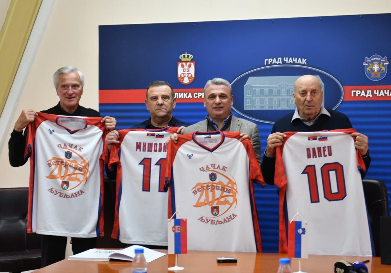 Košarkaške legende iz Slovenije na prijemu kod gradonačelnika
