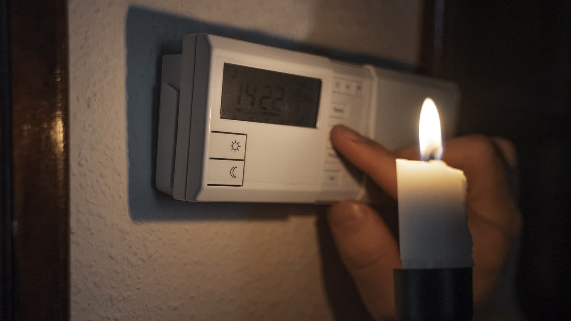 Meštani tri čačanska sela protestovali ispred “EDB“, nemaju struju više od 12 sati dnevno