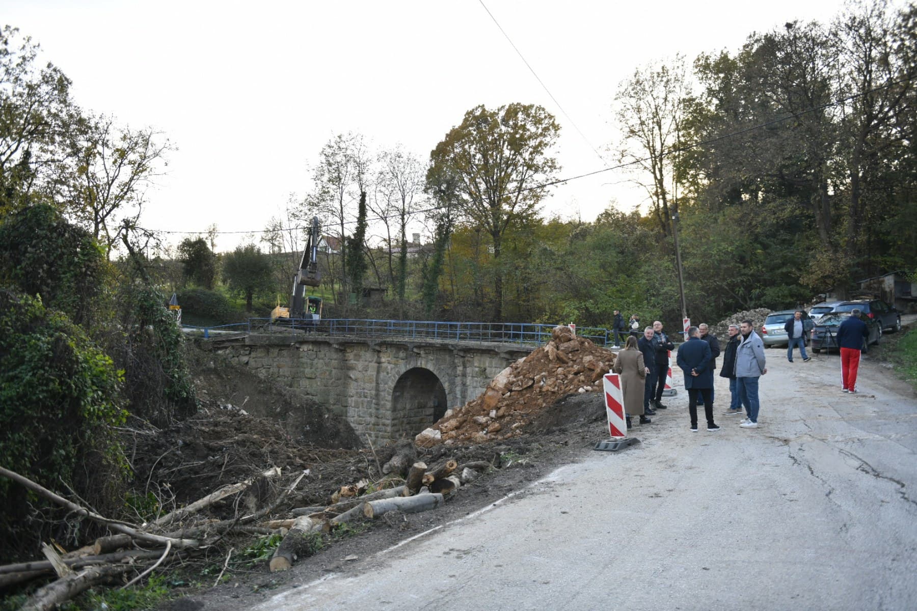 Počela sanacija mosta i klizišta u Pridvorici